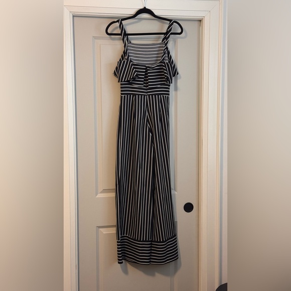 Leith Black and White Striped Garment - Picture 3 of 5